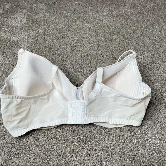 Cacique 46DDD Bra Ivory Leopard Lightly Padded Underwire Back Closure - Picture 2 of 4